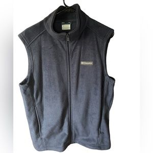 Men’s Columbia Fleece vest with zip pockets